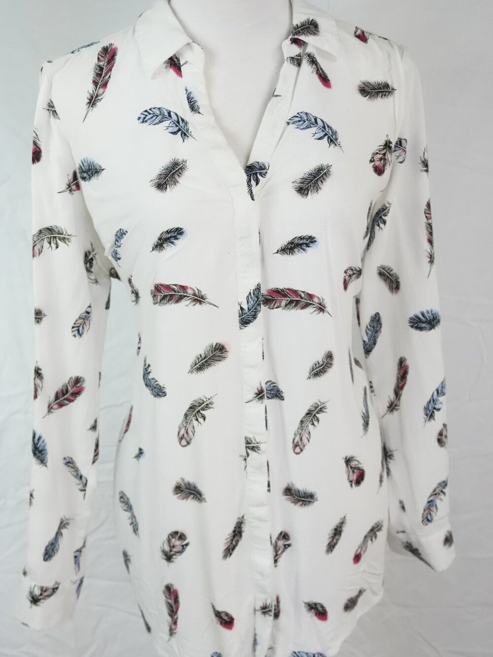 Candies Womens XL Feather Blouse Roll Tab Long Sleeve Hidden Button Down GUC